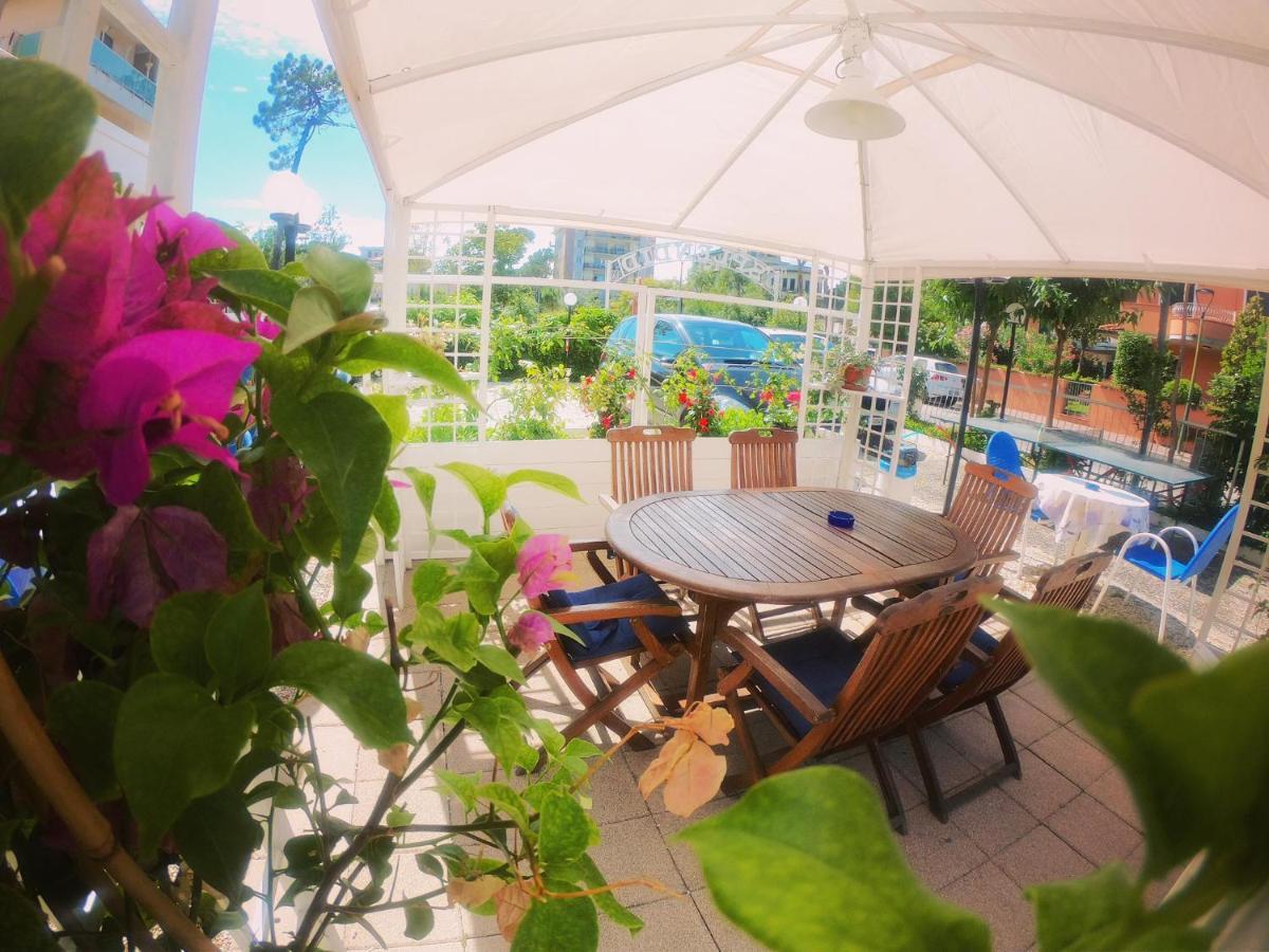 Splendid B&B Милано Мартима Екстериор снимка
